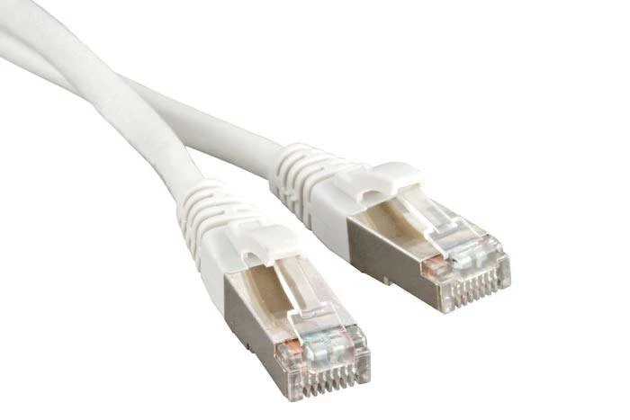 Патч-корд F/UTP, экранированный, Cat.5е, LSZH, 10 м, белый Hyperline