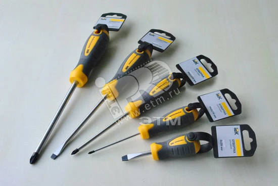 Отвертка крестовая Master Ph2х100мм IEK