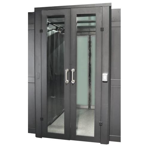 Распашные двери коридора 1200 мм для шкафов LANMASTER DCS 42U, стекло,  key-card замок